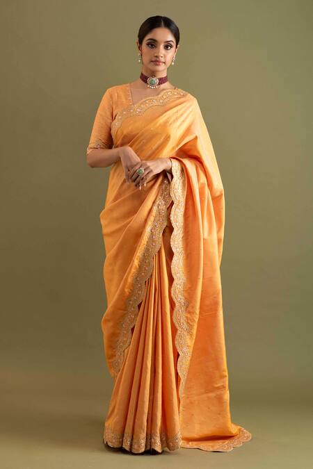 Kavitha Gutta_Yellow Silk Floral V Neck Scallop Hem Saree With Blouse _Online_at_Aza_Fashions
