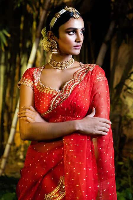 Kavitha Gutta_Red Organza Floral Leaf Neck Scallop Embroidered Saree Set _Online_at_Aza_Fashions