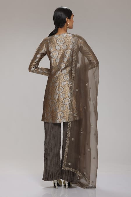 Shop Chhaya Mehrotra Grey Dupatta Organza, Kurta Banarasi Brocade, Pant Crushed Habutai Silk Set at Aza Fashions Shop_Chhaya Mehrotra_Grey Dupatta Organza, Kurta Banarasi Brocade, Pant Crushed Habutai Silk Set _at_Aza_Fashions
