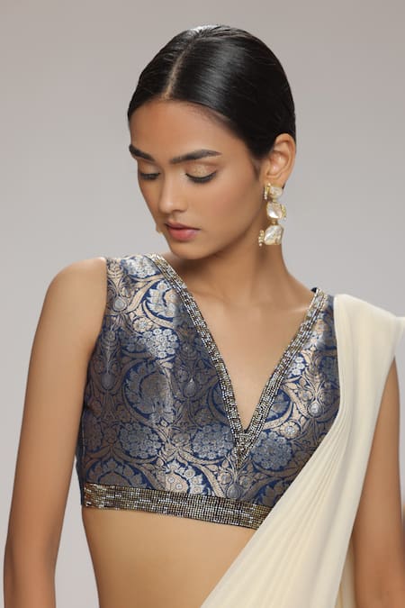 Chhaya Mehrotra_Cream Blouse Brocade, Saree Georgette Floral V Neck Pre-draped With _Online_at_Aza_Fashions