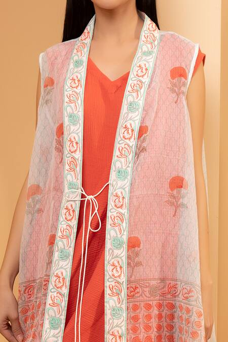 Shop Tarini Vij Orange Kurta - Crush Mul Cape - Kotta Floral Cape Nazma Printed And Draped Online at Aza Fashions Shop_Tarini Vij_Orange Kurta - Crush Mul Cape - Kotta Floral Cape Nazma Printed And Draped _Online_at_Aza_Fashions