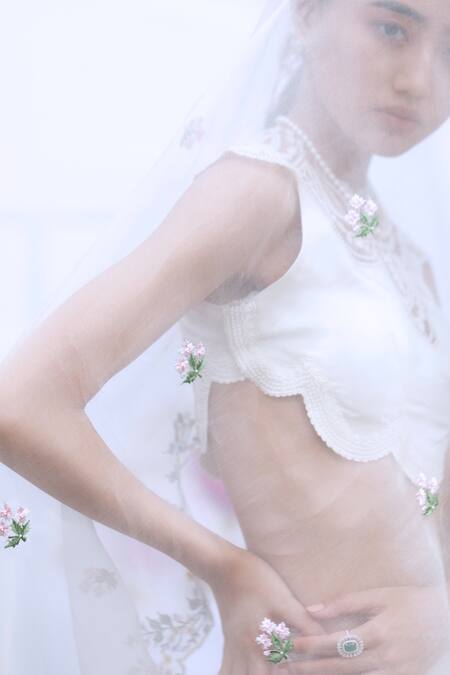 Archana Rao Ivory Silk Organza Embroidered Floral Gardenia Saree at Aza Fashions Archana Rao_Ivory Silk Organza Embroidered Floral Gardenia Saree _at_Aza_Fashions