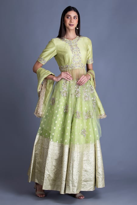 House Of Tushaom Green Chanderi Silk And Tulle Bandhani Print & Cutdana Round Kurta Lehenga Set Online at Aza Fashions House Of Tushaom_Green Chanderi Silk And Tulle Bandhani Print & Cutdana Round Kurta Lehenga Set _Online_at_Aza_Fashions