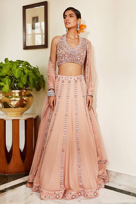 Awigna Peach Blouse-organza, Dupatta -net, Skirt-georgette Heer Embroidered Lehenga Set Online at Aza Fashions Awigna_Peach Blouse-organza, Dupatta -net, Skirt-georgette Heer Embroidered Lehenga Set_Online_at_Aza_Fashions