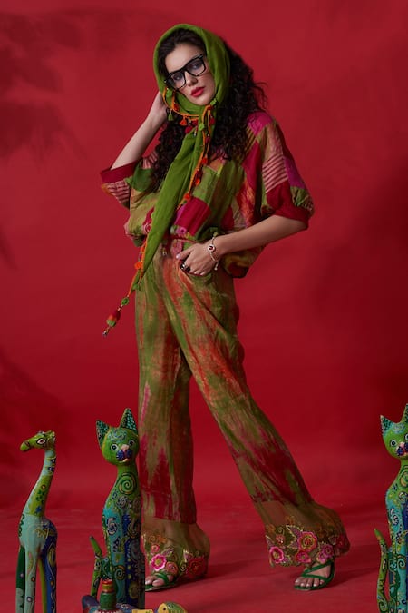 CAPISVIRLEO_Green Jute Spread Collar Flora Patchwork Crop Top_Online_at_Aza_Fashions