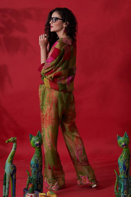 Shop_CAPISVIRLEO_Green Jute Spread Collar Flora Patchwork Crop Top_Online_at_Aza_Fashions