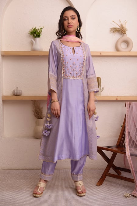 Surabhi Arya Floral Embroidered Kurta Set 