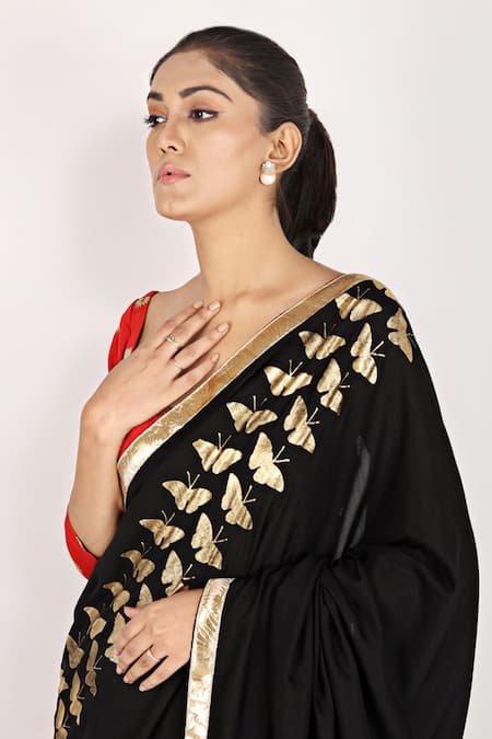 Anita Kanwal_Black Muslin Butterfly Foil Print Saree _at_Aza_Fashions