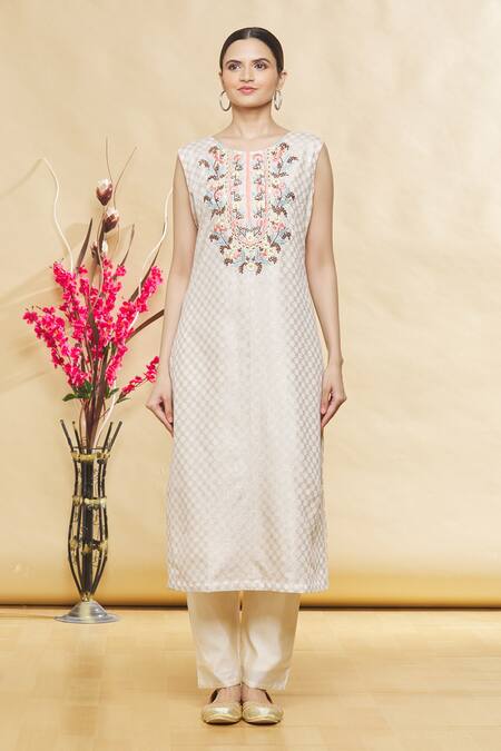 Samyukta Singhania_Cream Kurta Brocade Silk Pant Dupion Dupatta Chanderi Silk Lining Set_Online_at_Aza_Fashions