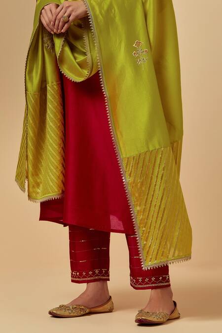 Buy_Anantaa By Roohi_Green Silk Chanderi Floral Embroidered Dupatta _Online_at_Aza_Fashions