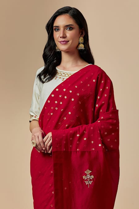 Buy Red Sarees for Women by Awriya Online | Ajio.com