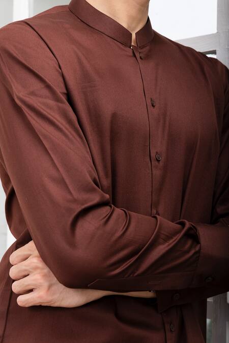 Buy_Armen & CO_Brown Cotton Plain Mandarin Collar Short Kurta_Online_at_Aza_Fashions