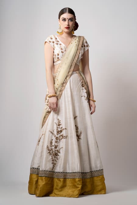 1114 White-gold bridal lehenga – Shama's Collection