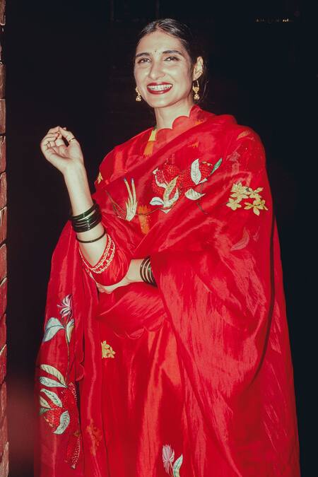 Shop_Label Earthen_Red Chiniya Organza Floral Work Laal Sunahri Embroidered Kurta Set _Online_at_Aza_Fashions