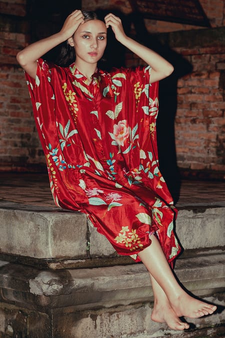 Buy_Label Earthen_Maroon Habutai Silk Floral Motifs Laal Phool Printed Kimono Kurta And Pant Set _Online_at_Aza_Fashions