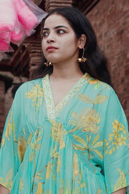 Shop Label Earthen Sky Blue Habutai Silk Floral Motifs V Neck Aasmaani Jaal Kaftan Online at Aza Fashions Shop_Label Earthen_Sky Blue Habutai Silk Floral Motifs V Neck Aasmaani Jaal Kaftan _Online_at_Aza_Fashions