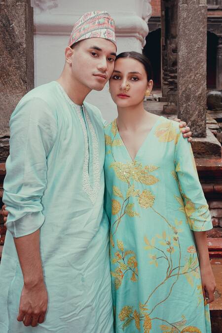 Label Earthen_Sky Blue Chanderi Floral Motifs V Neck Aasmaani Jaal Printed Kurta And Pant Set _Online_at_Aza_Fashions