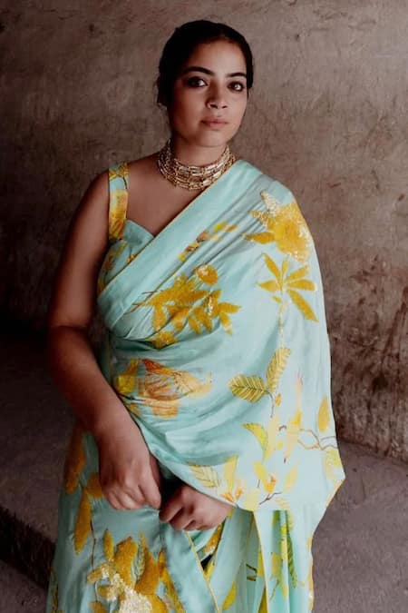 Label Earthen Aasmaani Jaal Sitara Saree With Blouse 