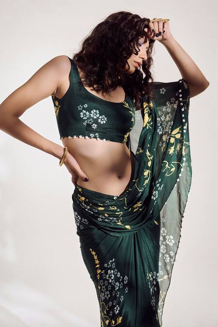 Shop Amka Green Crepe Bandhej Print And Azo Free Madrid Pre-draped Saree With Blouse Online at Aza Fashions Shop_Amka_Green Crepe Bandhej Print And Azo Free Madrid Pre-draped Saree With Blouse _Online_at_Aza_Fashions