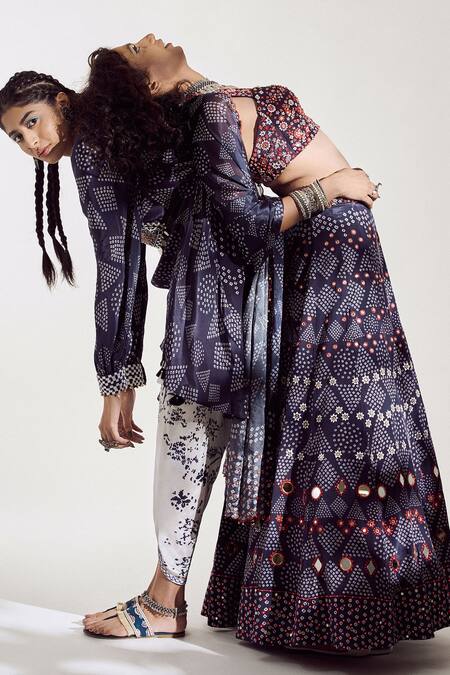 Buy Amka Blue Crepe Mirror , Zari Sweetheart Neck Nargis Embroidered Lehenga Set Online at Aza Fashions Buy_Amka_Blue Crepe Mirror , Zari Sweetheart Neck Nargis Embroidered Lehenga Set _Online_at_Aza_Fashions