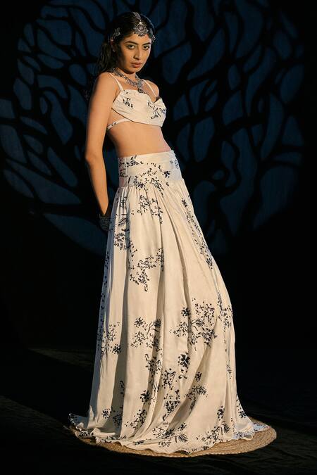 Amka White Satin Silk Azo Free Sustainable Ink Dye Scoop Neck Zurich Lehenga Set Online at Aza Fashions Amka_White Satin Silk Azo Free Sustainable Ink Dye Scoop Neck Zurich Lehenga Set _Online_at_Aza_Fashions
