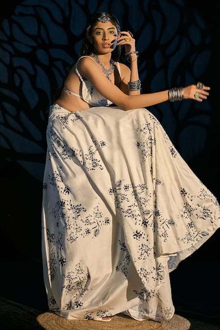 Buy Amka White Satin Silk Azo Free Sustainable Ink Dye Scoop Neck Zurich Lehenga Set Online at Aza Fashions Buy_Amka_White Satin Silk Azo Free Sustainable Ink Dye Scoop Neck Zurich Lehenga Set _Online_at_Aza_Fashions