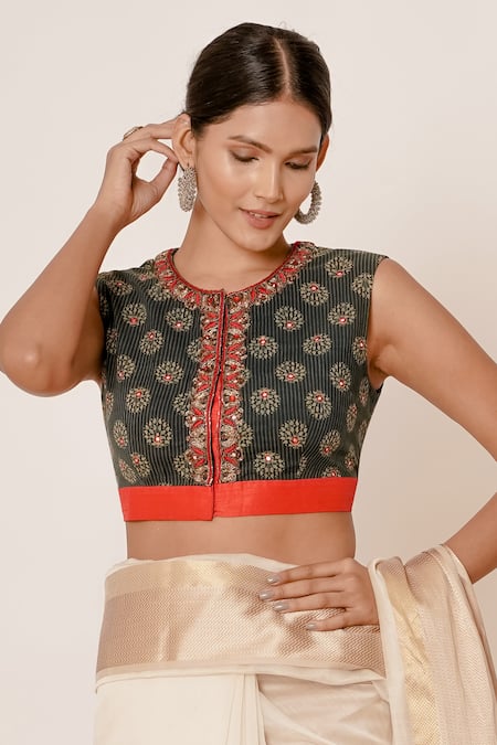 Buy Aharin India Ivory Pure Handwoven Chanderi Lining Cotton And Shantoon Saree With Blouse Online at Aza Fashions Buy_Aharin India_Ivory Pure Handwoven Chanderi Lining Cotton And Shantoon Saree With Blouse _Online_at_Aza_Fashions