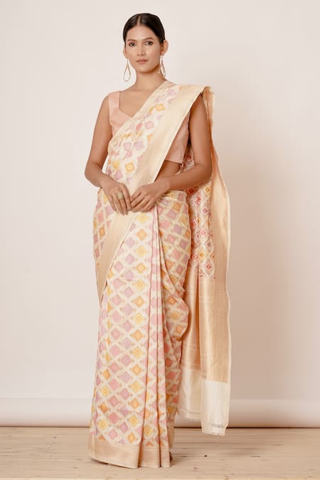 Aharin India_Peach Pure Silk Banarasi Lining Cotton And Shantoon Geometric Saree With Blouse _Online_at_Aza_Fashions