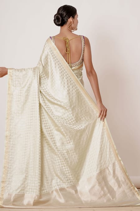 Shop Aharin India Green Pure Silk Banarasi Lining Cotton And Shantoon Chevron & Saree With Blouse at Aza Fashions Shop_Aharin India_Green Pure Silk Banarasi Lining Cotton And Shantoon Chevron & Saree With Blouse _at_Aza_Fashions