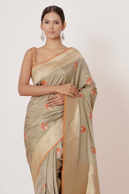 Aharin India_Green Pure Banarasi Silk Lining Cotton And Shantoon Floral Saree With Blouse_Online_at_Aza_Fashions