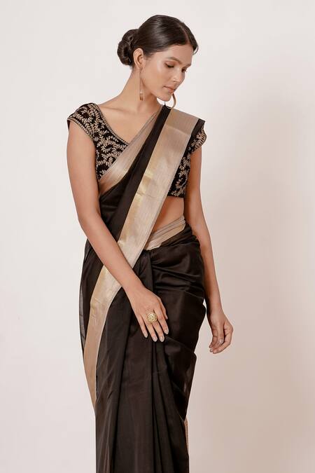 Aharin India_Black Lining Cotton/shantoon, Pure Maheshwari Silk Floral Saree With Blouse_Online_at_Aza_Fashions