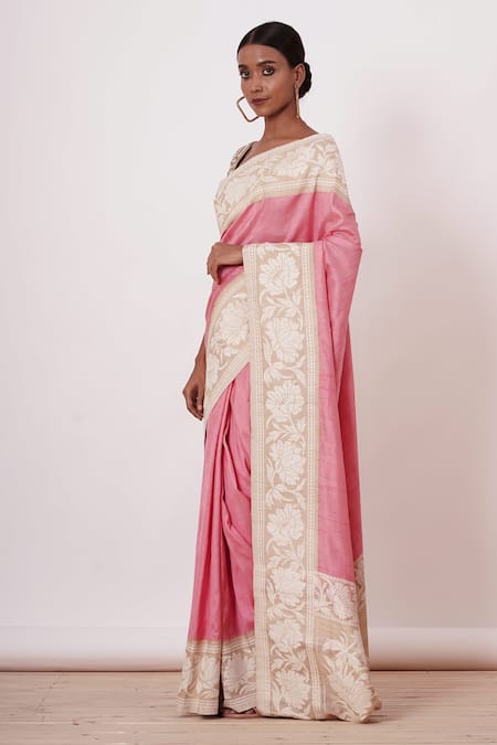 Aharin India_Pink Banarasi, Lining Cotton/shantoon Floral Motifs V Neck Saree With Blouse_Online_at_Aza_Fashions