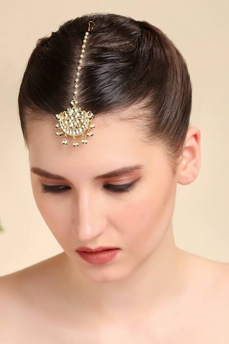 Shop Auraa Trends Gold Plated Crescent Kundan Maangtikka at Aza Fashions Shop_Auraa Trends_Gold Plated Crescent Kundan Maangtikka _at_Aza_Fashions