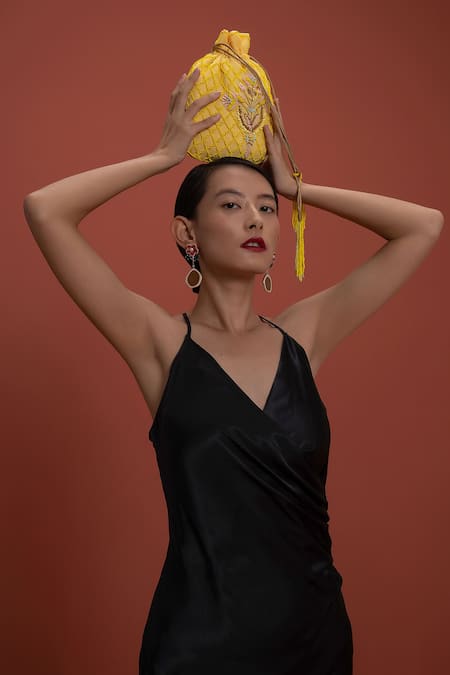 Aamli Zarad Silk Satin Embroidery 