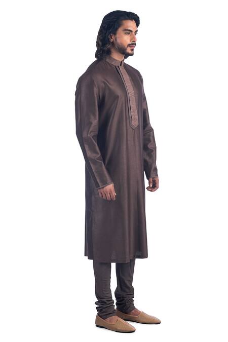 Poonam Kasera_Brown 50% Silk Plain Kashmiri Embroidered Kurta Set_Online_at_Aza_Fashions