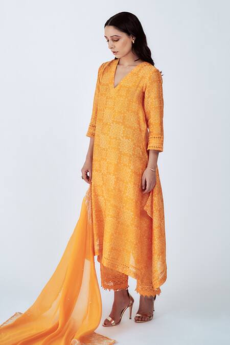 House Of Pink Orange Chanderi Thread Work V Neck Printed Kurta Set Online at Aza Fashions House Of Pink_Orange Chanderi Thread Work V Neck Printed Kurta Set _Online_at_Aza_Fashions