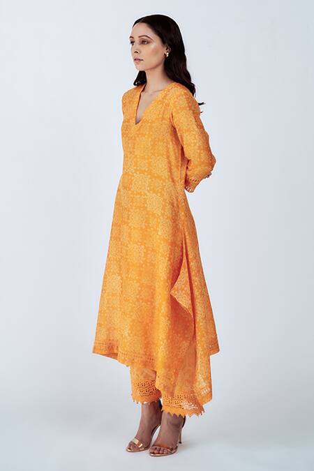 Shop House Of Pink Orange Chanderi Thread Work V Neck Printed Kurta Set Online at Aza Fashions Shop_House Of Pink_Orange Chanderi Thread Work V Neck Printed Kurta Set _Online_at_Aza_Fashions