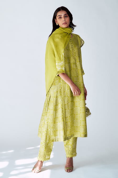 Buy House Of Pink Green Chanderi Thread Work Round Printed Kurta Set Online at Aza Fashions Buy_House Of Pink_Green Chanderi Thread Work Round Printed Kurta Set_Online_at_Aza_Fashions