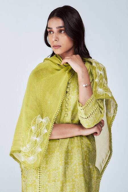 House Of Pink Green Chanderi Thread Work Round Printed Kurta Set at Aza Fashions House Of Pink_Green Chanderi Thread Work Round Printed Kurta Set_at_Aza_Fashions