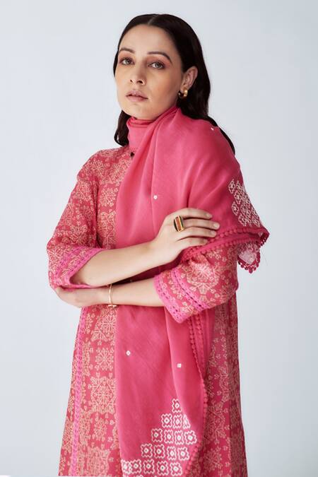 Shop_House Of Pink_Pink Chanderi Thread Work Round Notched Printed Kurta Set_Online_at_Aza_Fashions