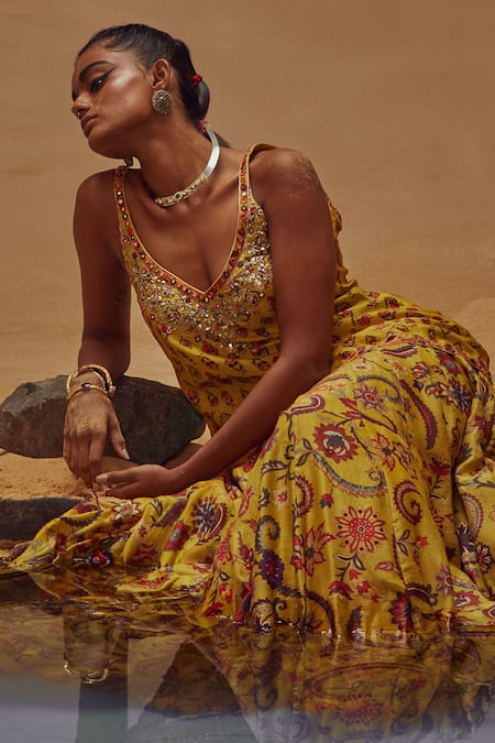 Buy_Drishti & Zahabia_Yellow Dupion Silk Anchor Threads, Dori Work, Floral Print, Kurta And Lehenga Set _Online_at_Aza_Fashions