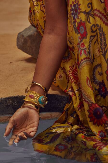 Drishti & Zahabia_Yellow Dupion Silk Anchor Threads, Dori Work, Floral Print, Kurta And Lehenga Set _at_Aza_Fashions