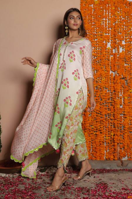 Maayera Jaipur_Peach Spun Silk, Mul Satin, Swiss Cotton Floral Notched Print Kurta Pant Set_Online_at_Aza_Fashions
