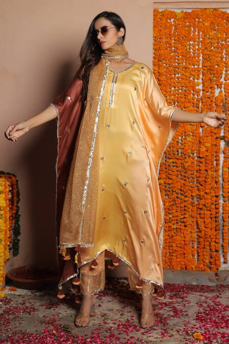 Maayera Jaipur_Orange Silk Organza, Swiss Cotton Geometric V Neck Colorblock Kurta Pant Set _Online_at_Aza_Fashions