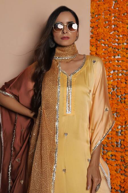 Buy_Maayera Jaipur_Orange Silk Organza, Swiss Cotton Geometric V Neck Colorblock Kurta Pant Set _Online_at_Aza_Fashions