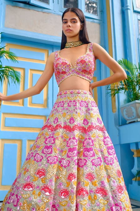 Aneesh Agarwaal_Green Organza Floral Leaf Neck Embroidered Bridal Lehenga Set _Online_at_Aza_Fashions