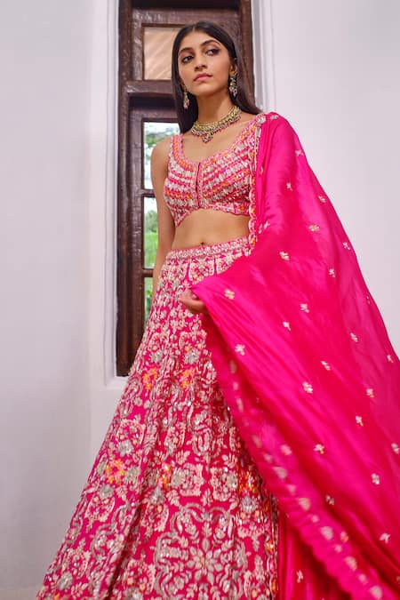 Aneesh Agarwaal_Pink Organza Floral Scoop Neck Embroidered Bridal Lehenga Set _Online_at_Aza_Fashions