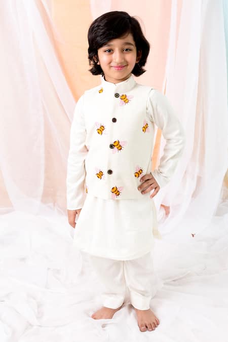 Chotibuti Bumble Bee Embroidered Bundi & Kurta Set 