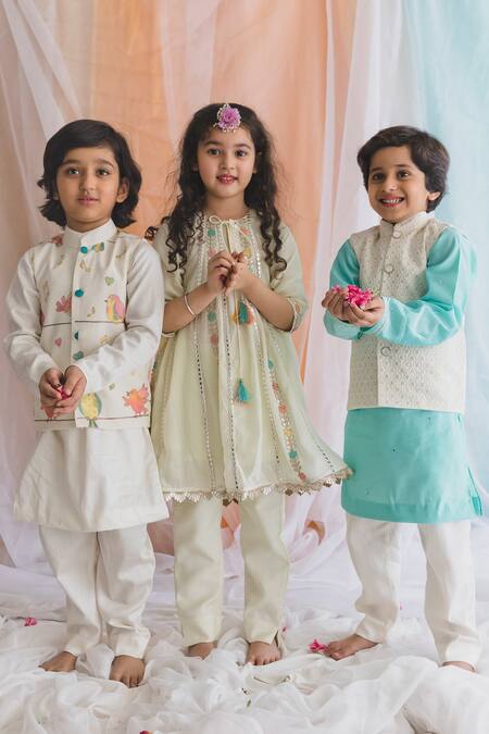 Shop_Chotibuti_Off White Cotton Embroidery Bird Bundi And Kurta Set _Online_at_Aza_Fashions