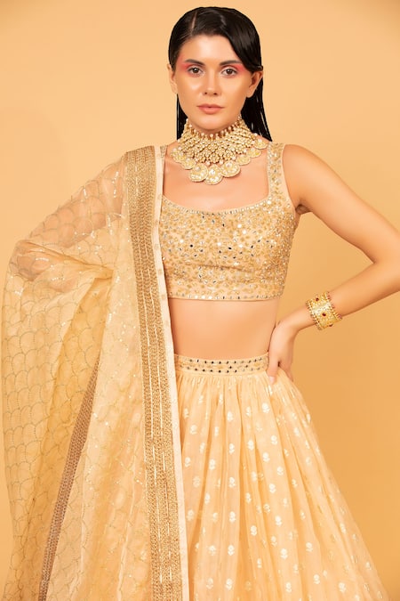 Shop Neha Khullar Peach Organza, Banarasi Organza, Lining Cotton Shantoon Floral Lehenga Set Online at Aza Fashions Shop_Neha Khullar_Peach Organza, Banarasi Organza, Lining Cotton Shantoon Floral Lehenga Set _Online_at_Aza_Fashions